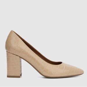 NEW Aquatalia Peony Heels Embossed Leather Croc Pattern, Beige